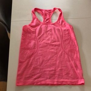 Lululemon workout tank!